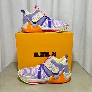 Sz 2Y Nike LeBron Witness VII Low Action Grape Vivid Orange Basketball Shoe 🏀🔥🏀.